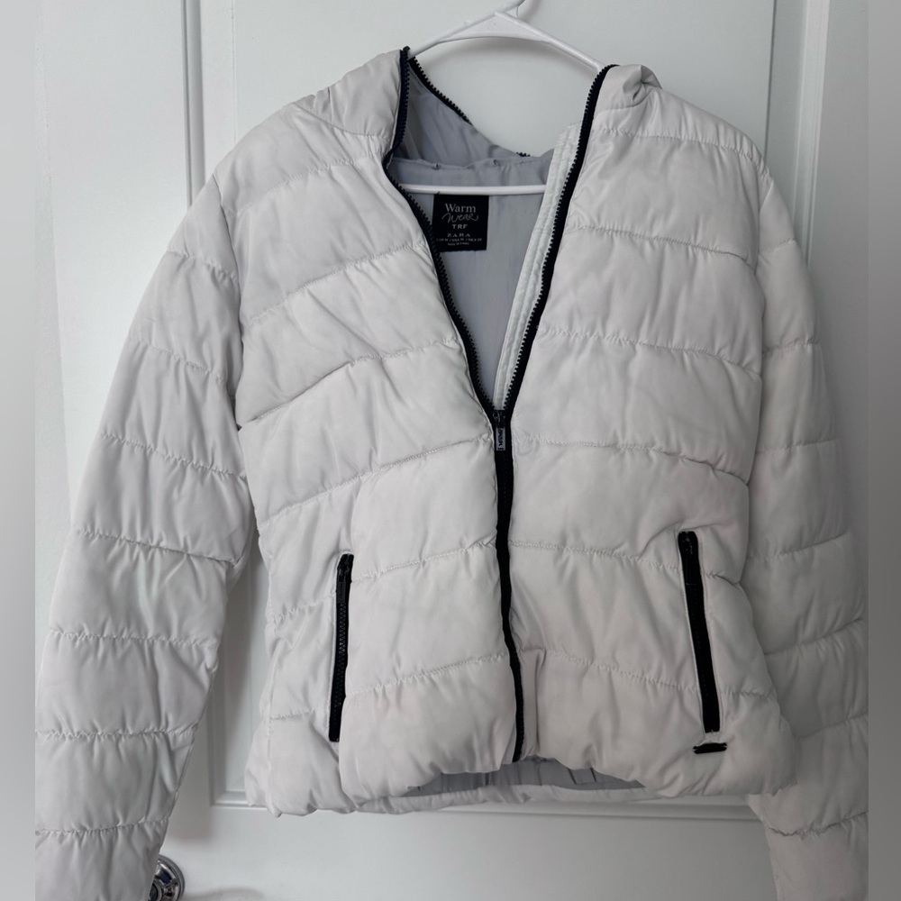 Women's White Puffer Jacket with Contrast Zippers. Zara brand